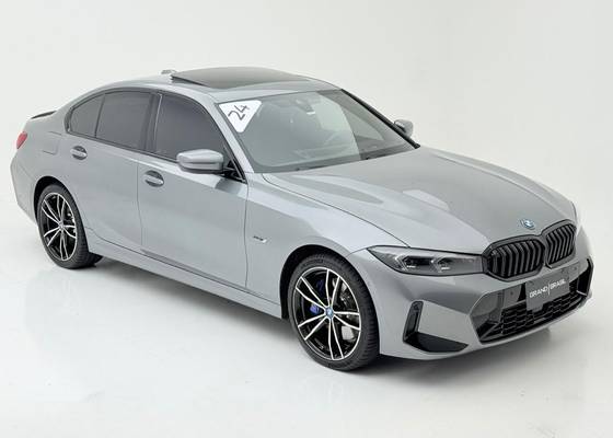 BMW 330e 2024