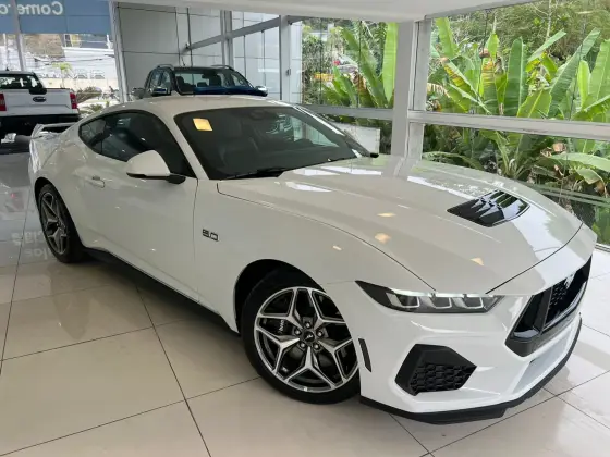 FORD MUSTANG 2024