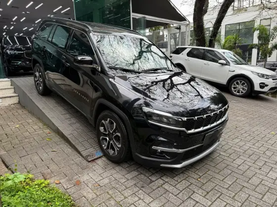 JEEP COMMANDER 2023