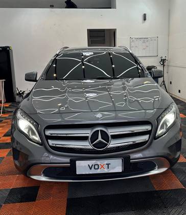 MERCEDES-BENZ GLA 200 2015