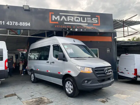 MERCEDES-BENZ SPRINTER 2025