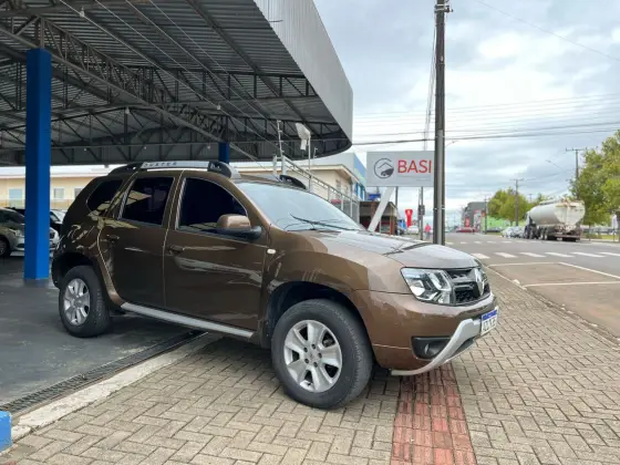 RENAULT DUSTER 2016