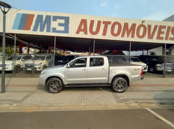 TOYOTA HILUX 2013
