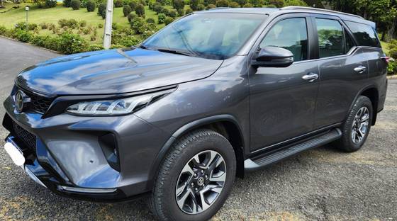 TOYOTA HILUX SW4 2022