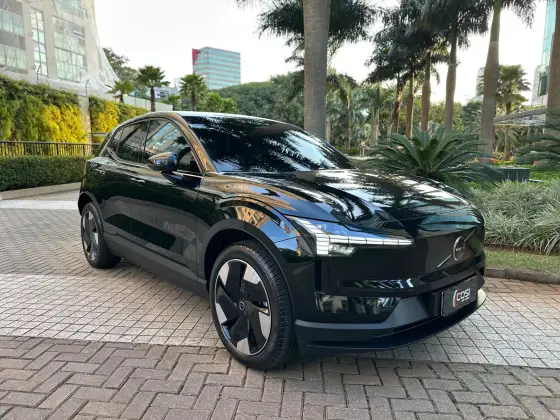 VOLVO EX30 2024
