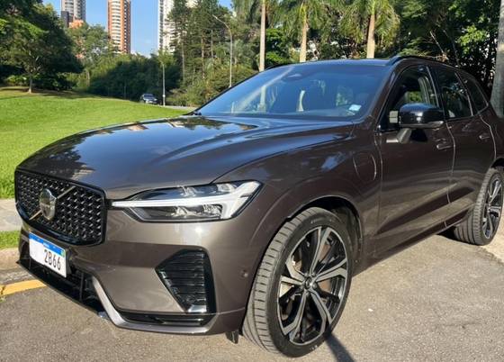 VOLVO XC60 2022