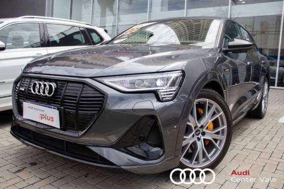 AUDI E-TRON 2022