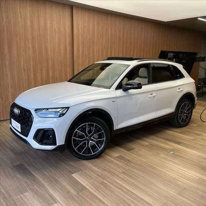 AUDI Q5 2024