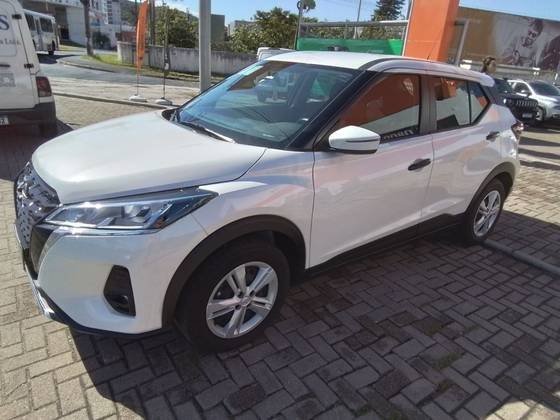NISSAN KICKS 2024