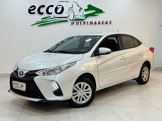 TOYOTA YARIS 2024