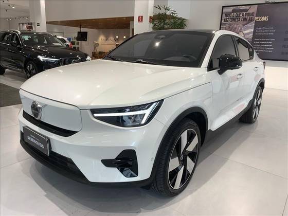VOLVO C40 2023