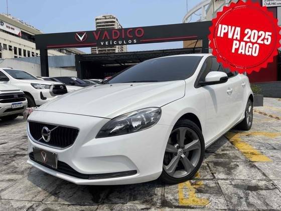 VOLVO V40 2019