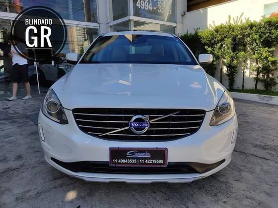 VOLVO XC60 2017