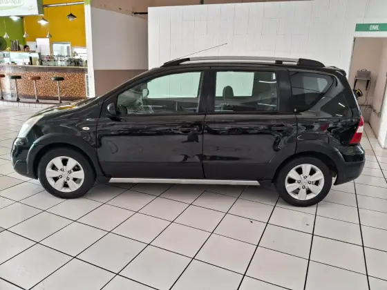 NISSAN LIVINA 2014