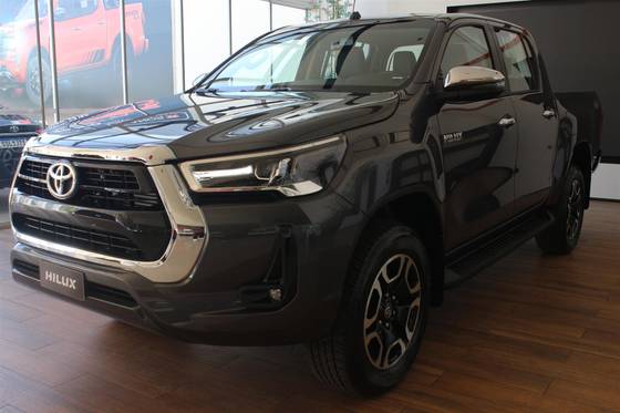 TOYOTA HILUX 2024