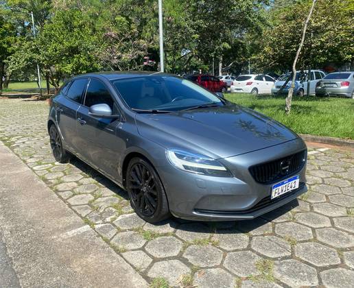 VOLVO V40 2018