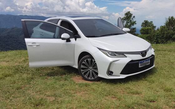 TOYOTA COROLLA 2023
