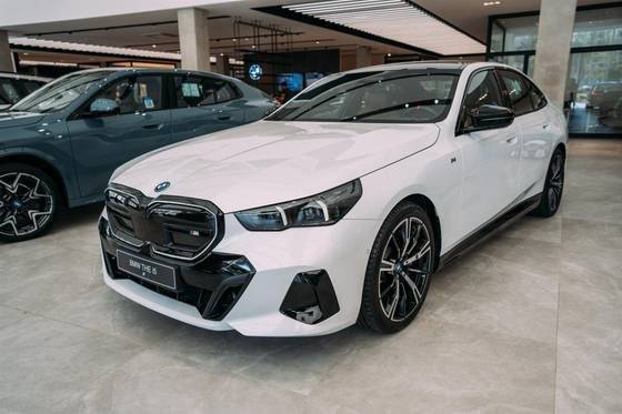 BMW i5 2024