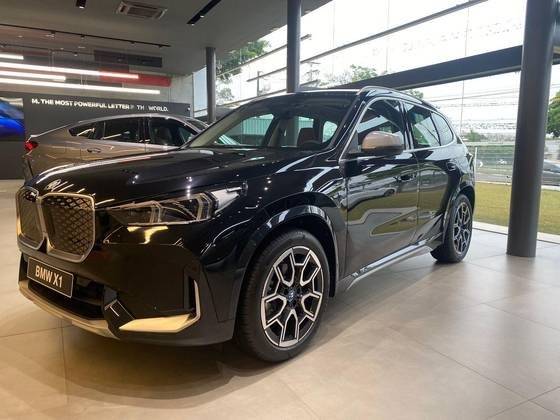 BMW iX1 2024