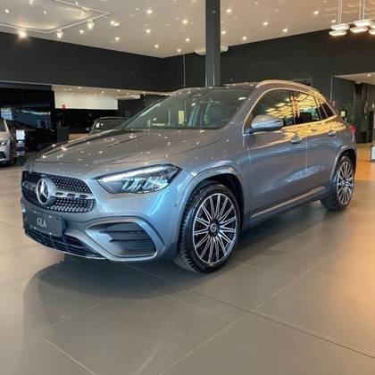 MERCEDES-BENZ GLA 200 2025