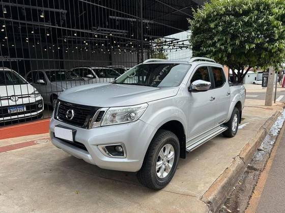 NISSAN FRONTIER 2017