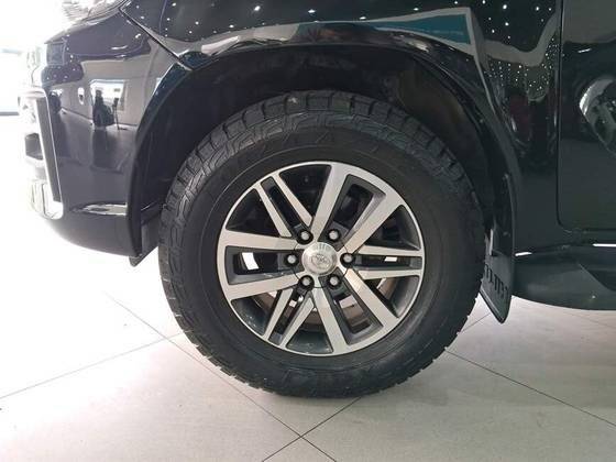 TOYOTA HILUX 2019