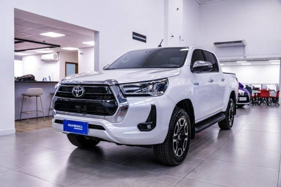 TOYOTA HILUX 2024