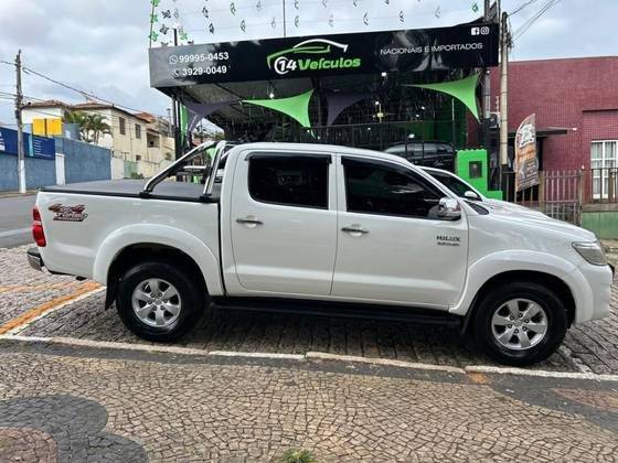 TOYOTA HILUX 2012