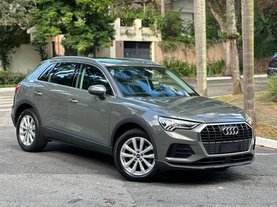 AUDI Q3 2021