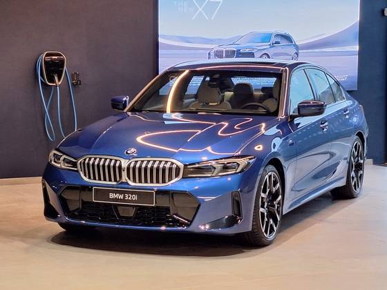 BMW 320i 2025