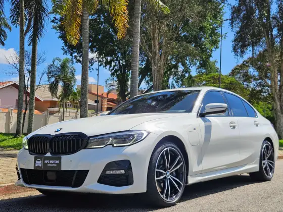 BMW 330e 2022