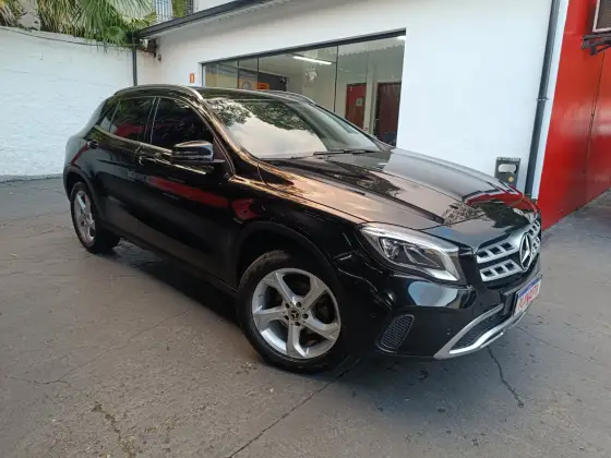MERCEDES-BENZ GLA 200 2018