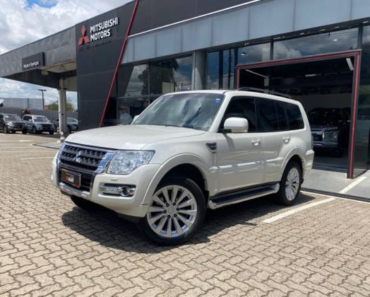 MITSUBISHI PAJERO FULL 2017