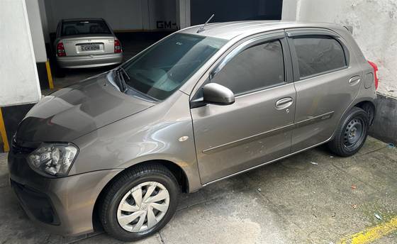 TOYOTA ETIOS 2018