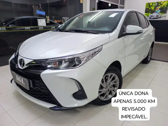 TOYOTA YARIS 2024