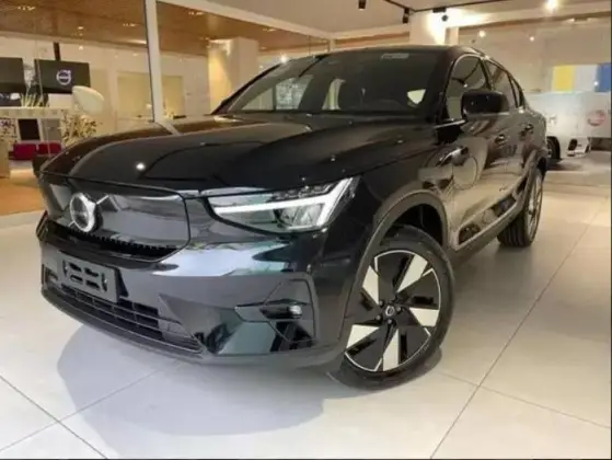 VOLVO C40 2024