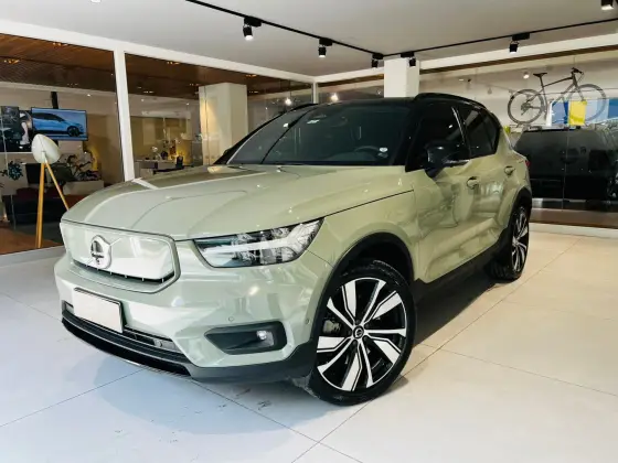 VOLVO XC40 2022