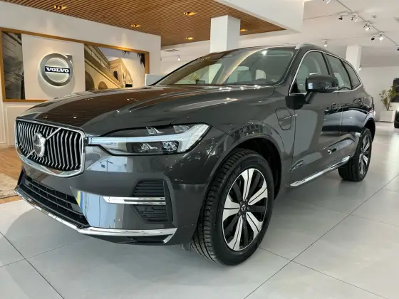 VOLVO XC60 2025