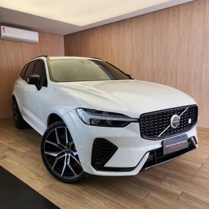 VOLVO XC60 2023