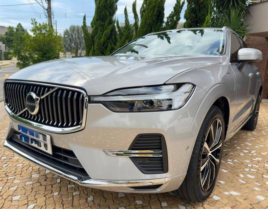 VOLVO XC60 2023