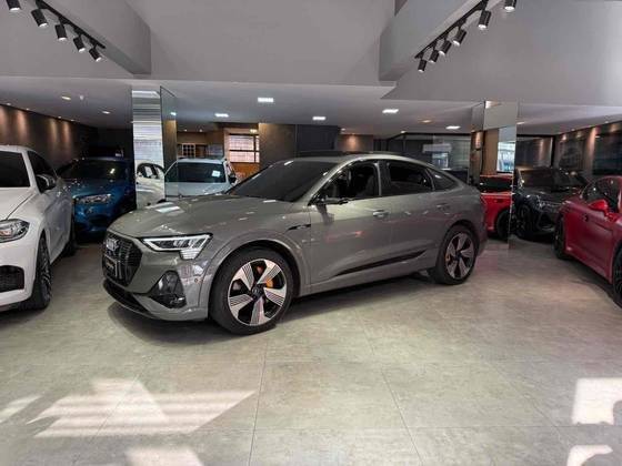 AUDI E-TRON 2022