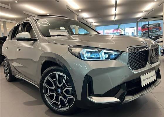 BMW iX1 2025