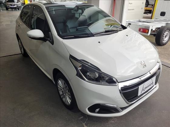 PEUGEOT 208 2017