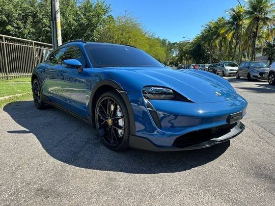 PORSCHE TAYCAN 2023