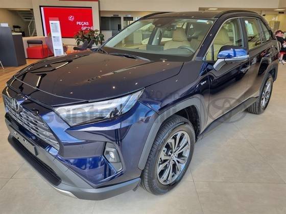 TOYOTA RAV4 2025