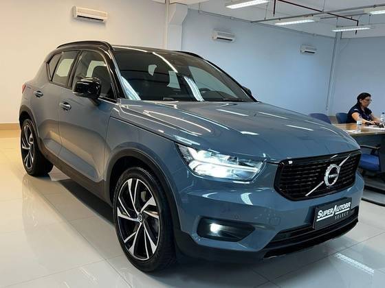 VOLVO XC40 2020