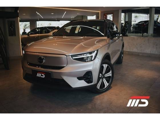 VOLVO XC40 2023