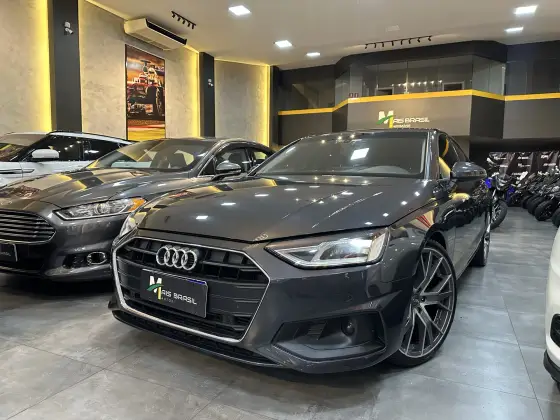 AUDI A4 2021