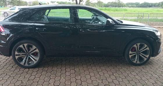 AUDI Q8 2022