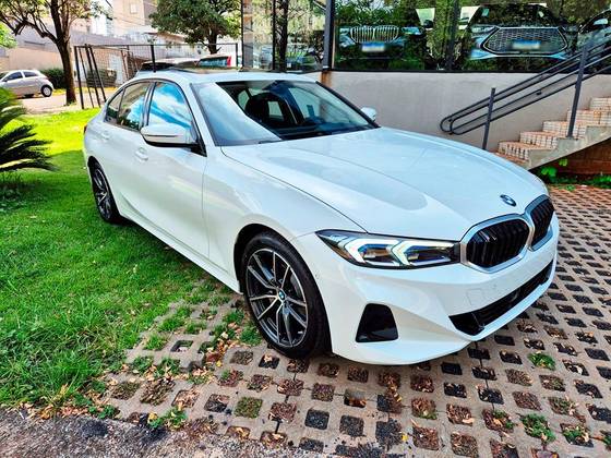 BMW 320i 2025